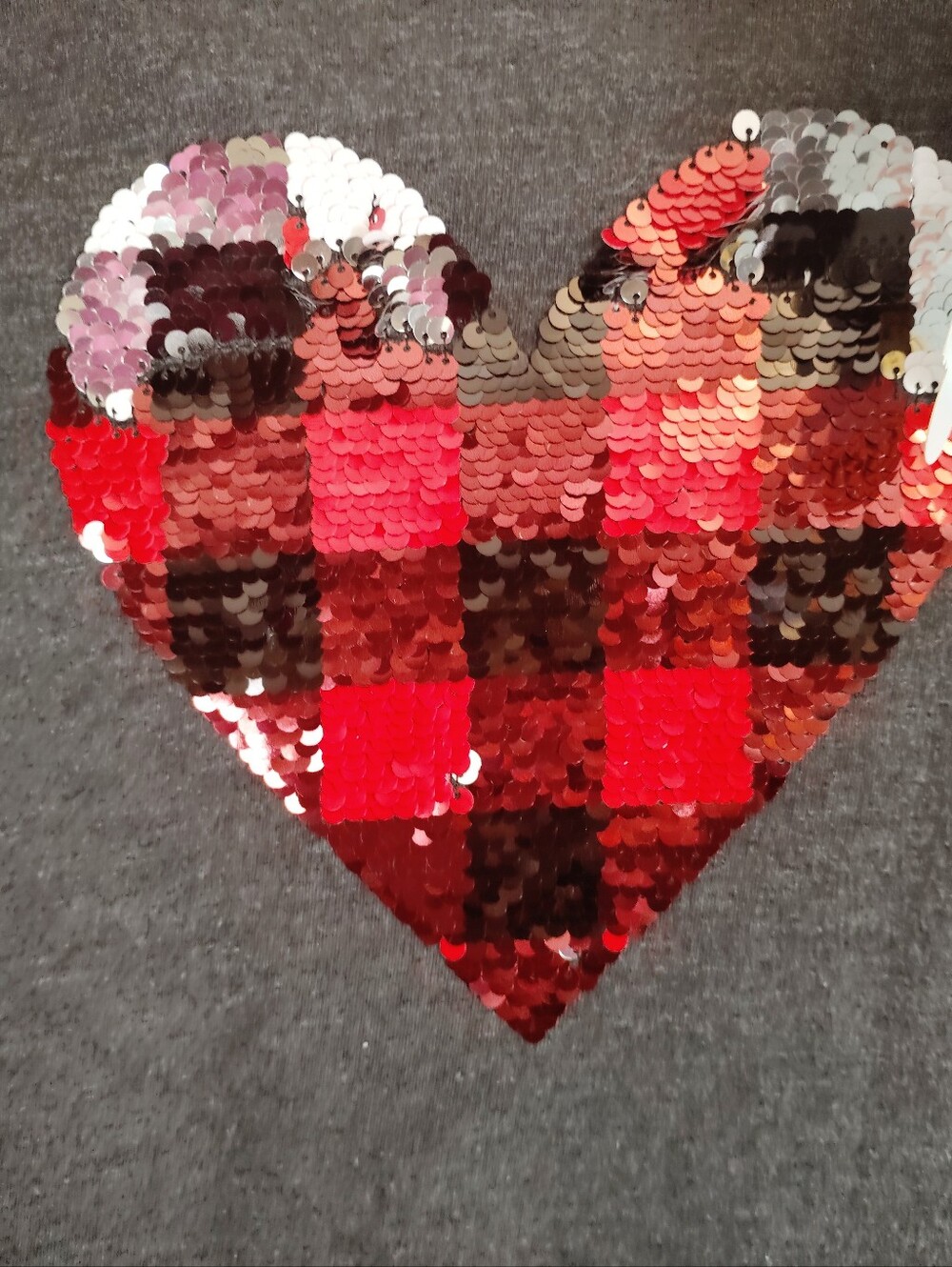 Nwt Med Target Gray Long-Sleeve Tee with Red & Black Sequin Heart - Picture 6 of 7